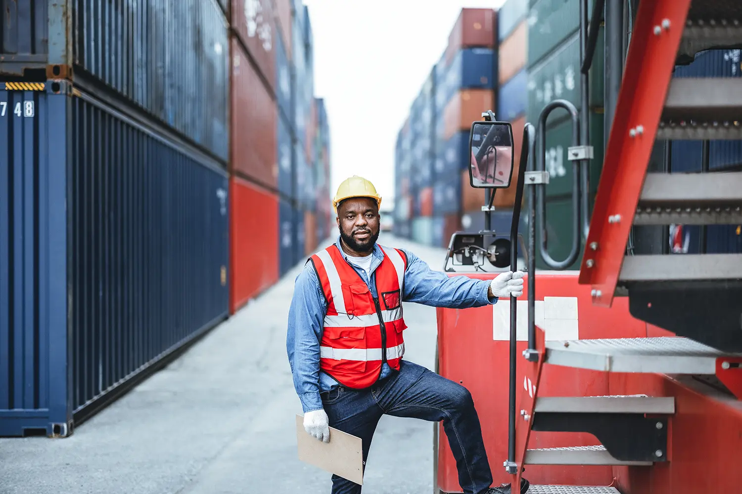 longshoremen in container yard